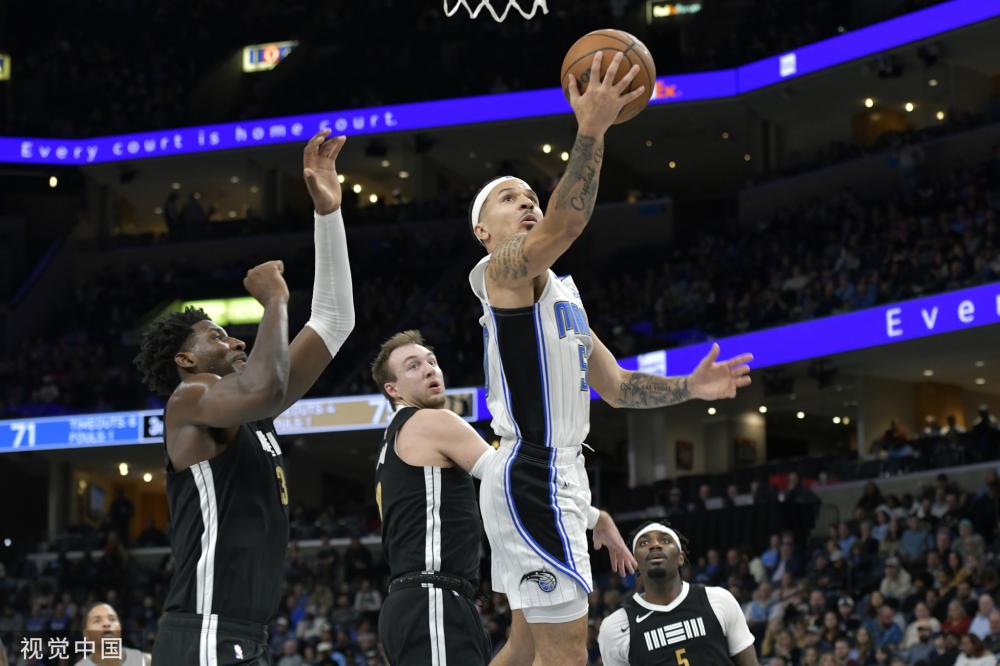 与裁判及球 与裁判及球