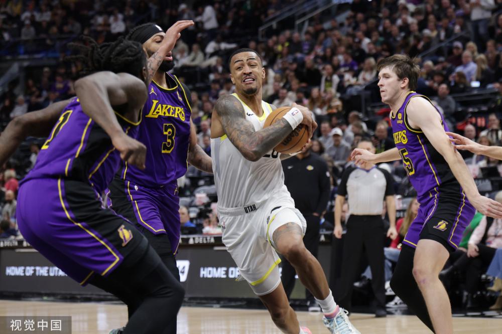 现出斗志与 现出斗志与