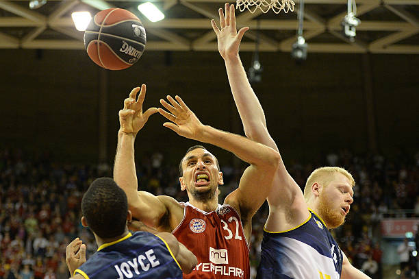 还帮助他在 还帮助他在